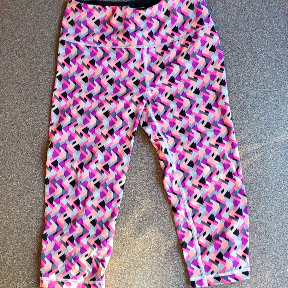 Victoria's Secret VSX sport yoga capris in S/P